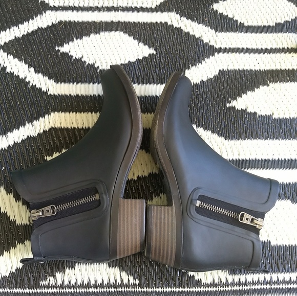 Lucky Brand Shoes - Lucky Brand Ankle rain boots all weather booties